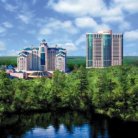 Great Cedar Hotel At Foxwoods เลดยาร์ดเซ็นเตอร์ ภายนอก รูปภาพ